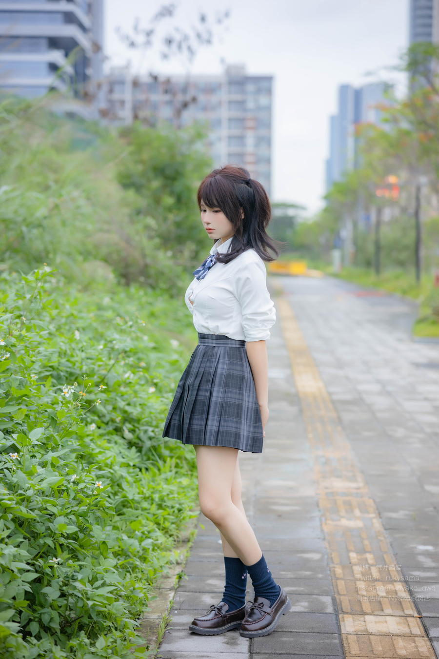 002.jpg