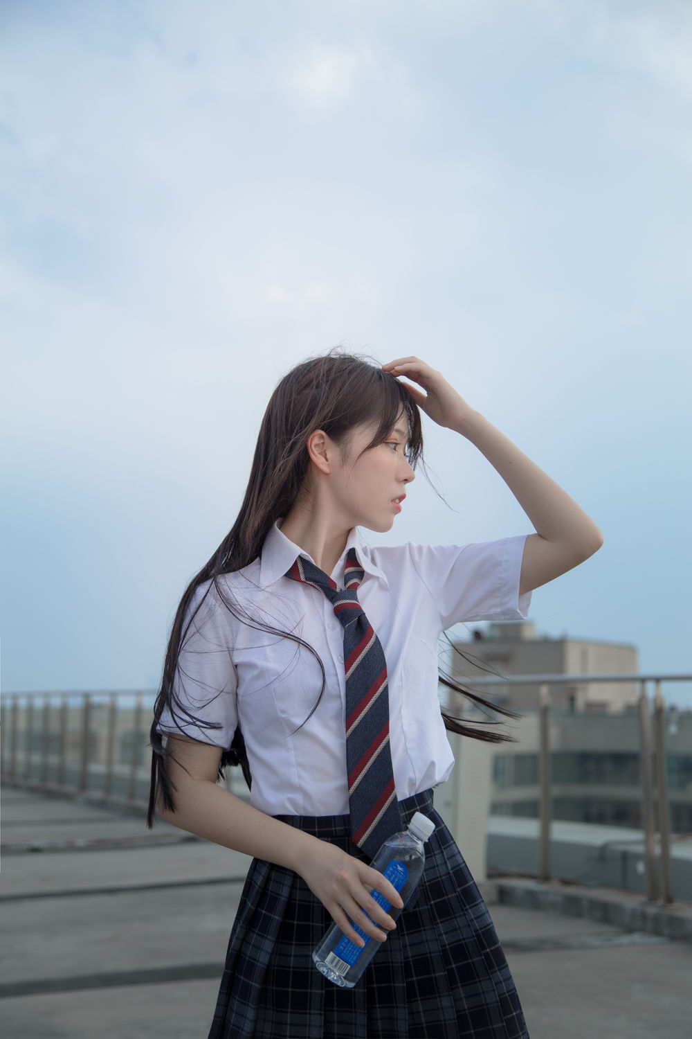 002.jpg
