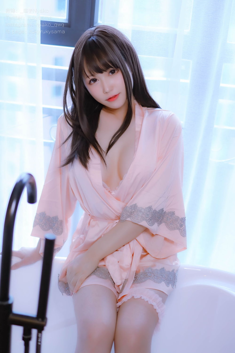 002.jpg