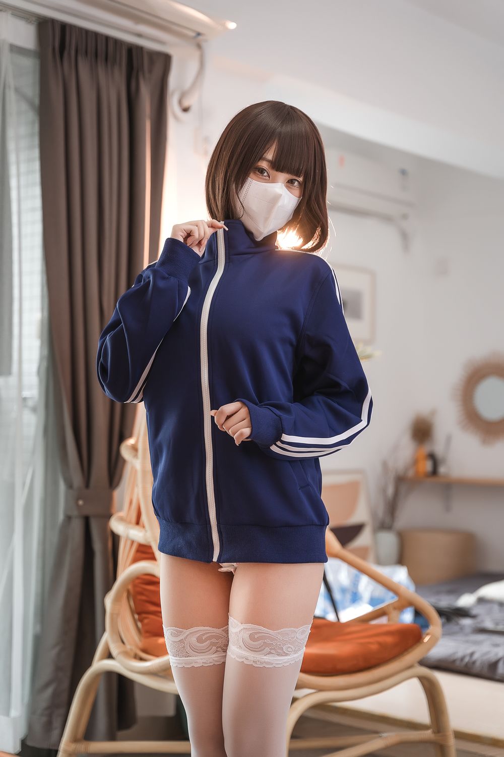 002.jpg