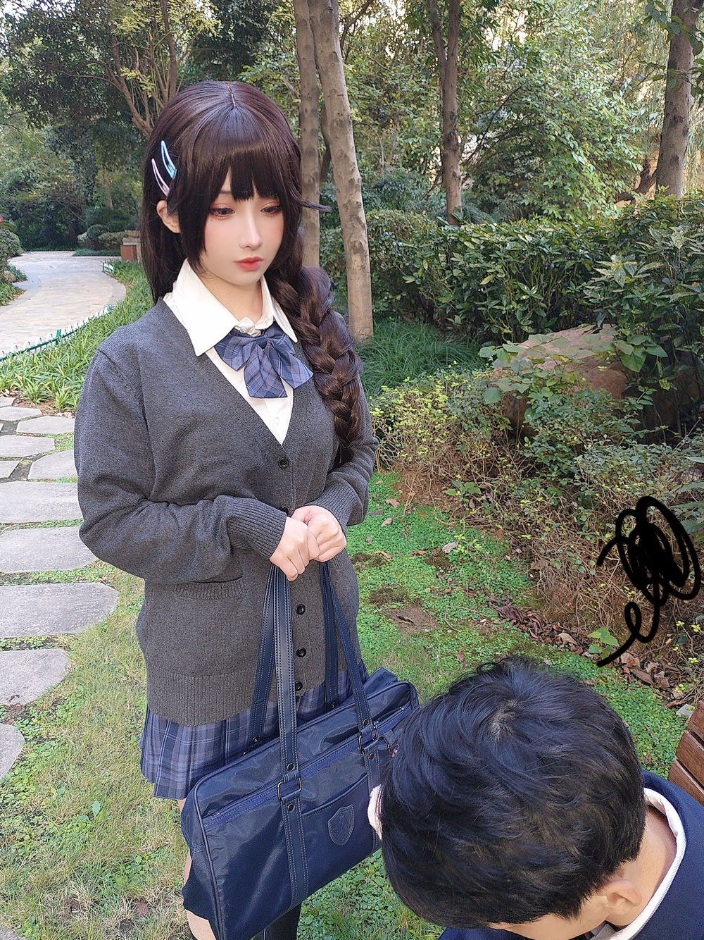 002.jpg